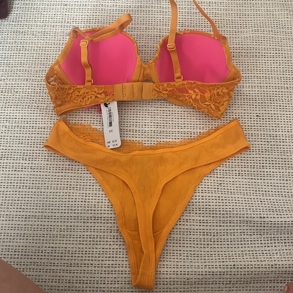 Yellow lace lingerie set yellow thong panties - Picture 3 of 5